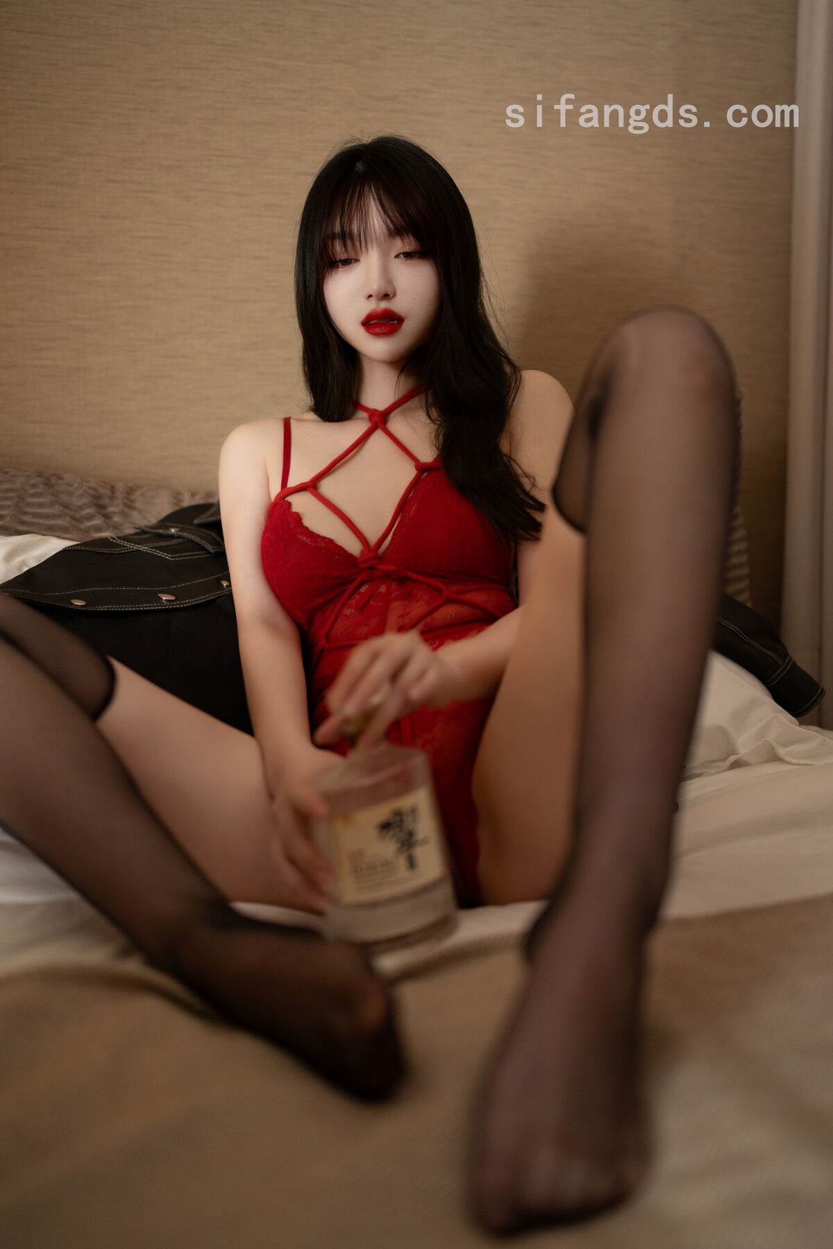 XR Uncensored Bai Lu Lulu 白露lulu - R18 秀人网模特 极品女神 红色束缚 Part01