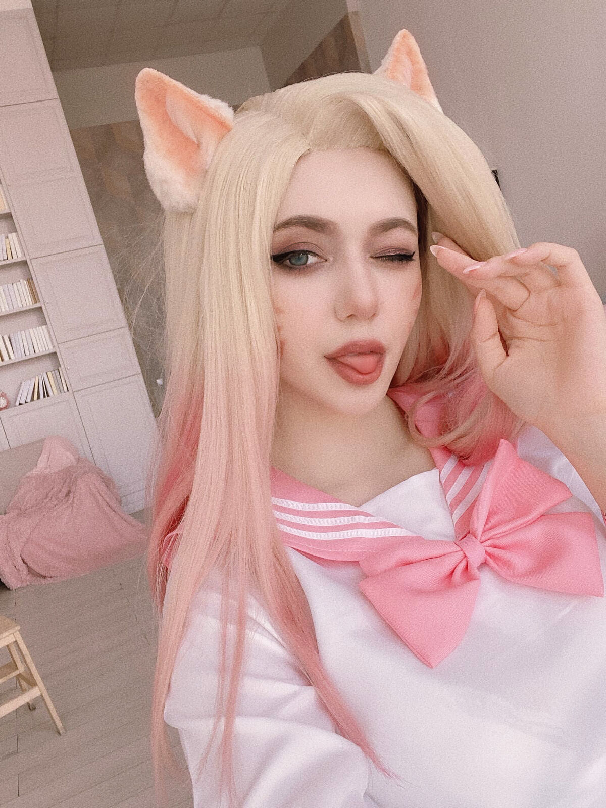 Coser@Alina Becker - Ahri Schoolgirl Part01