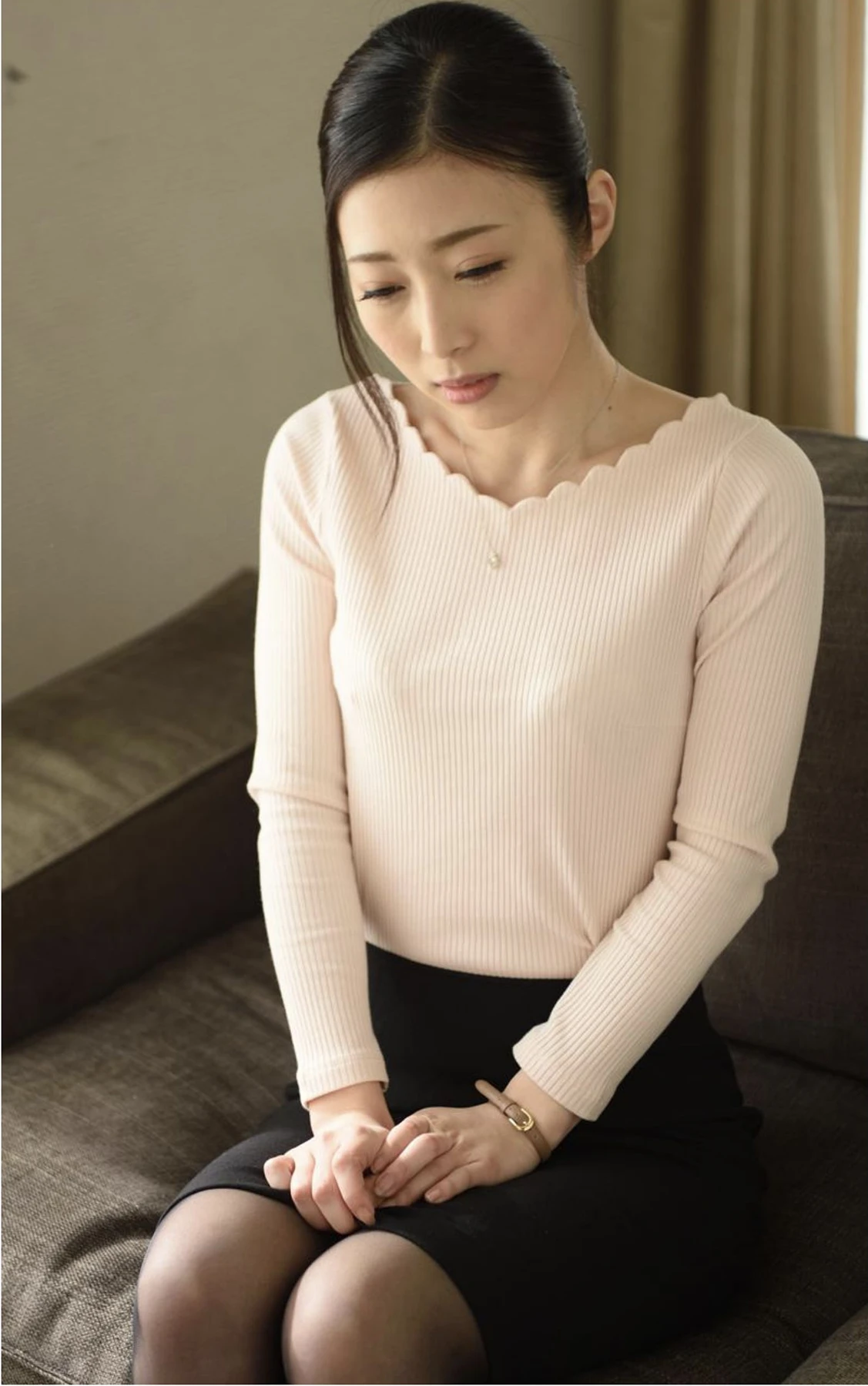 Kanna Abe 宇野栞菜, 写真集 「女教師in」