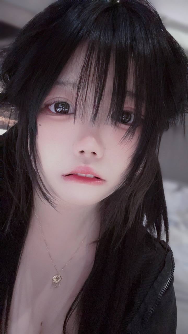 抖音微胖的小网红女大学生，私下里给榜一大哥私人定制的福利，被榜一大哥流出