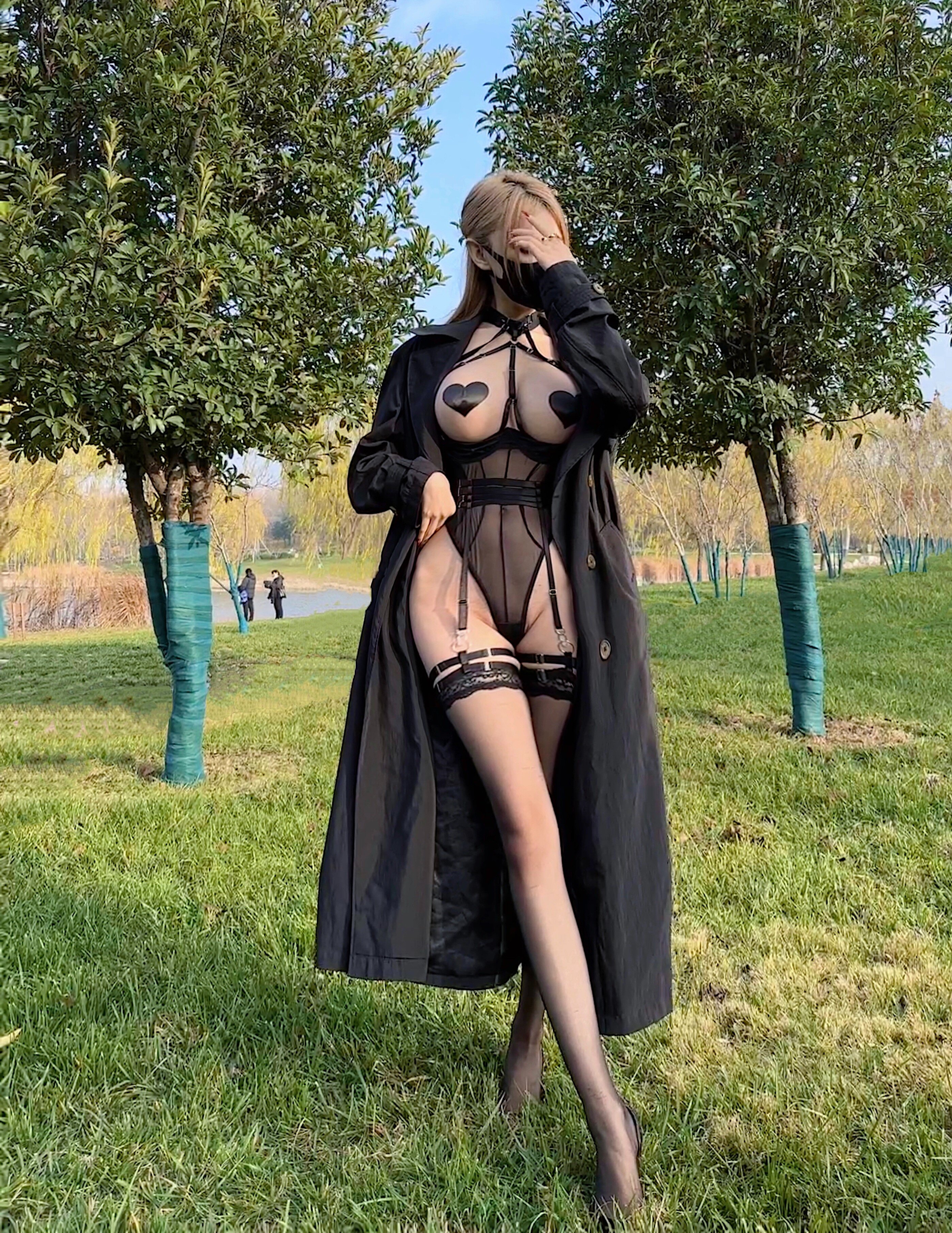 脸红Dearie_ 微密圈风衣女郎