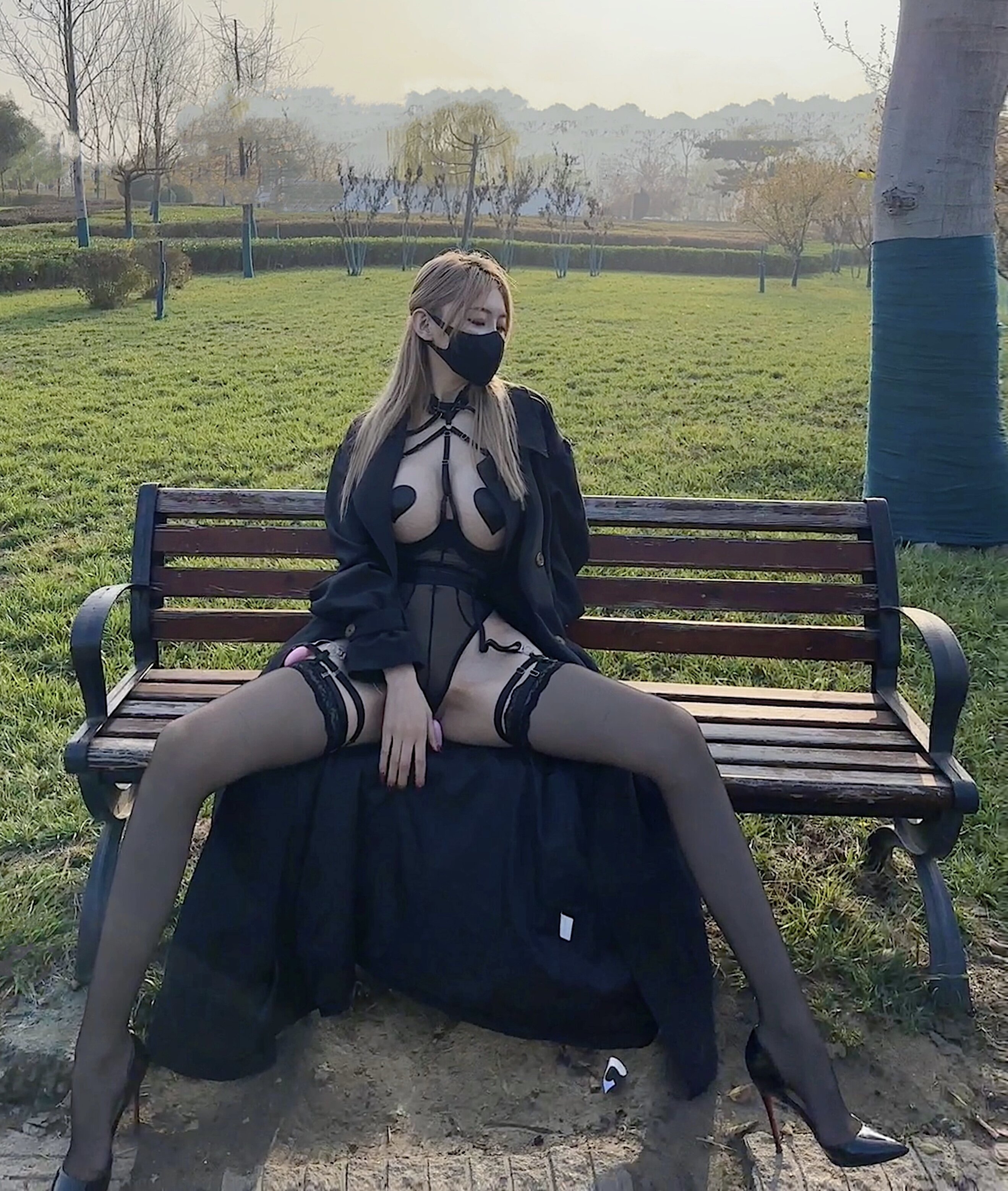 脸红Dearie_ 微密圈风衣女郎