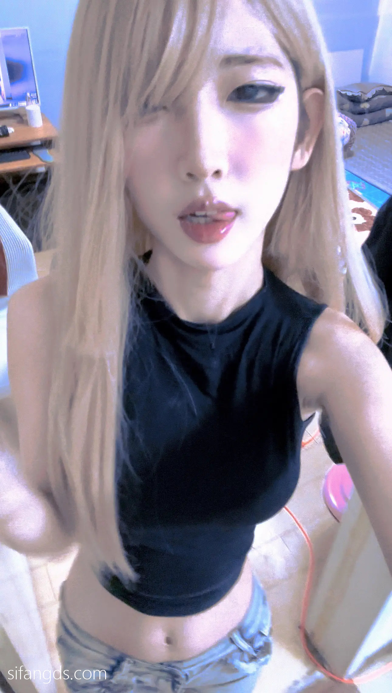 抖音40万粉网红@行简定制