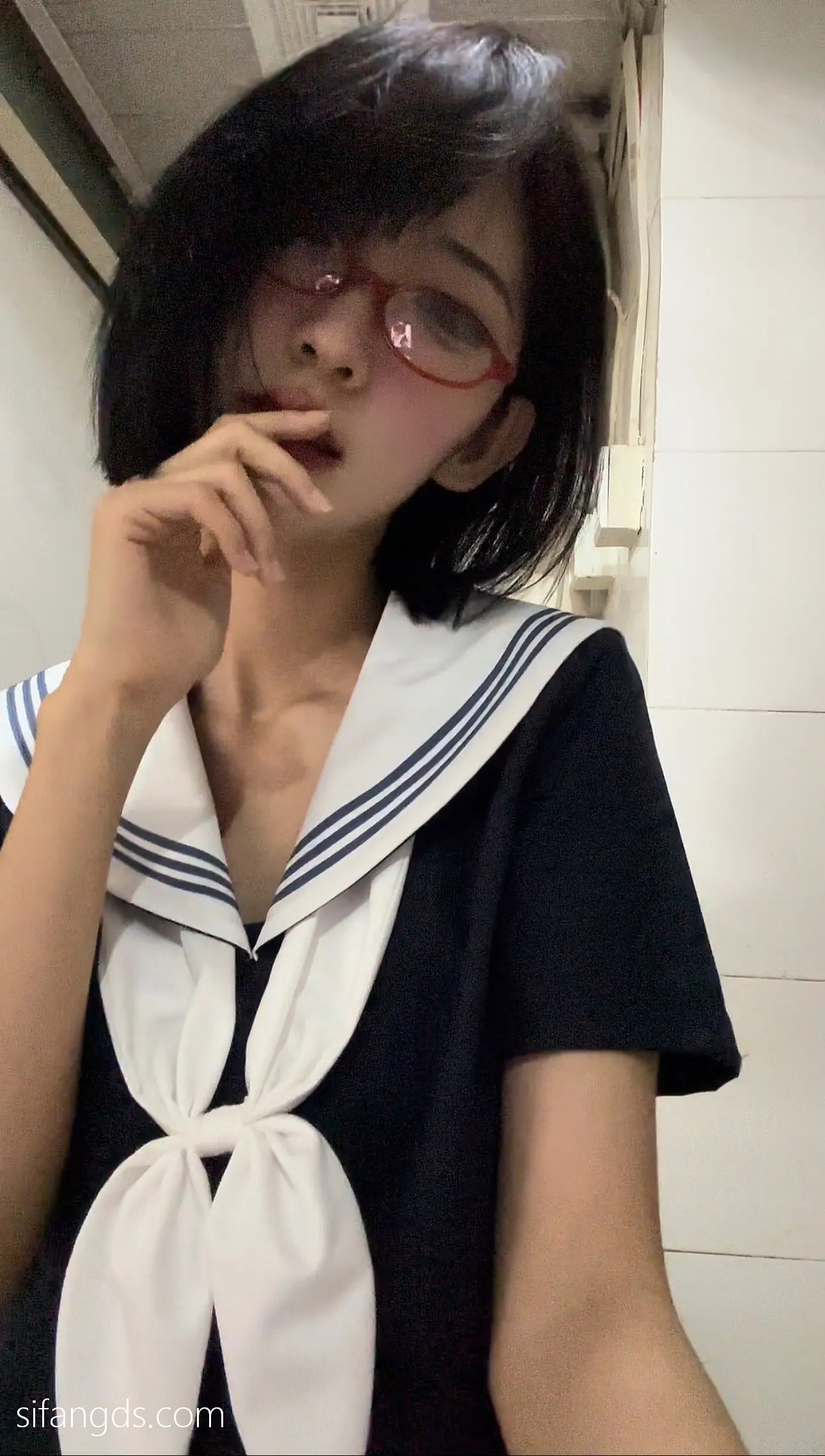 抖音40万粉网红@行简定制