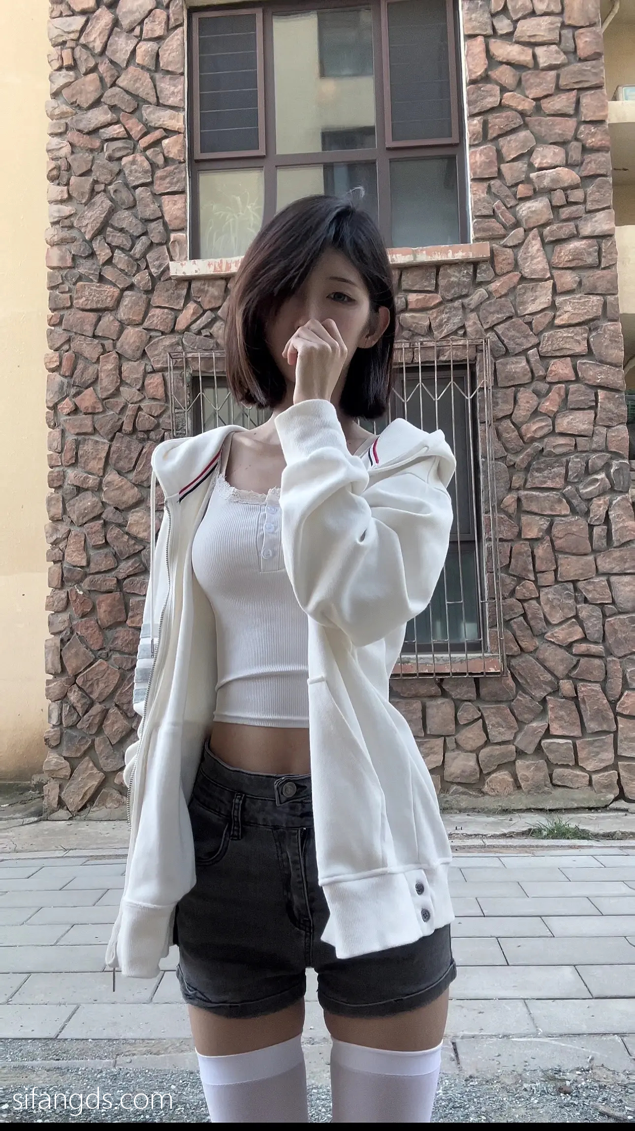 抖音40万粉网红@行简定制