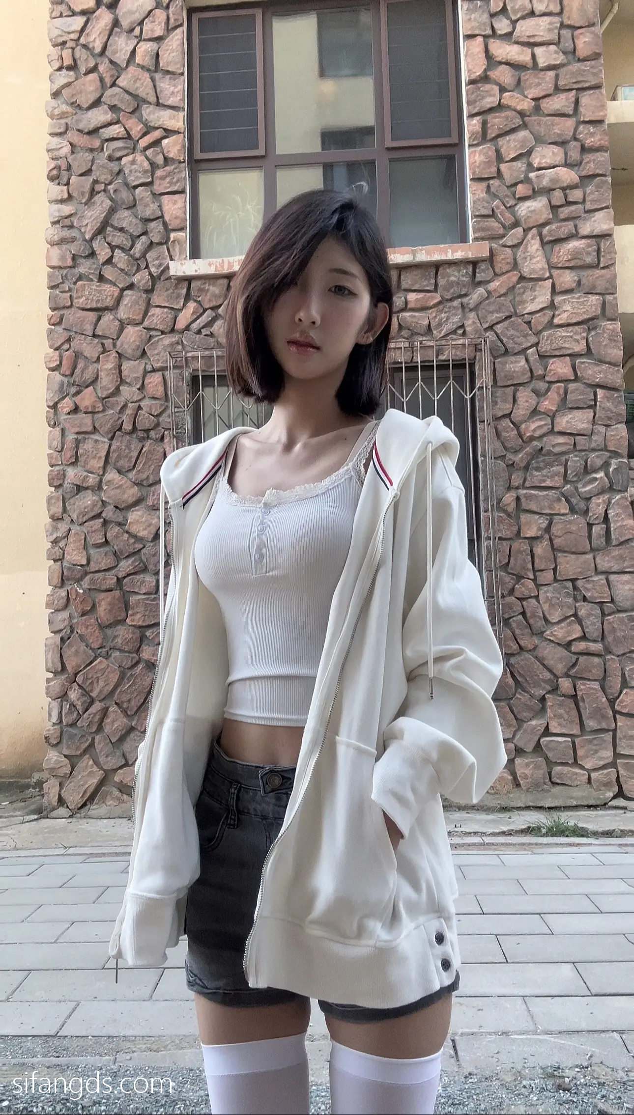 抖音40万粉网红@行简定制