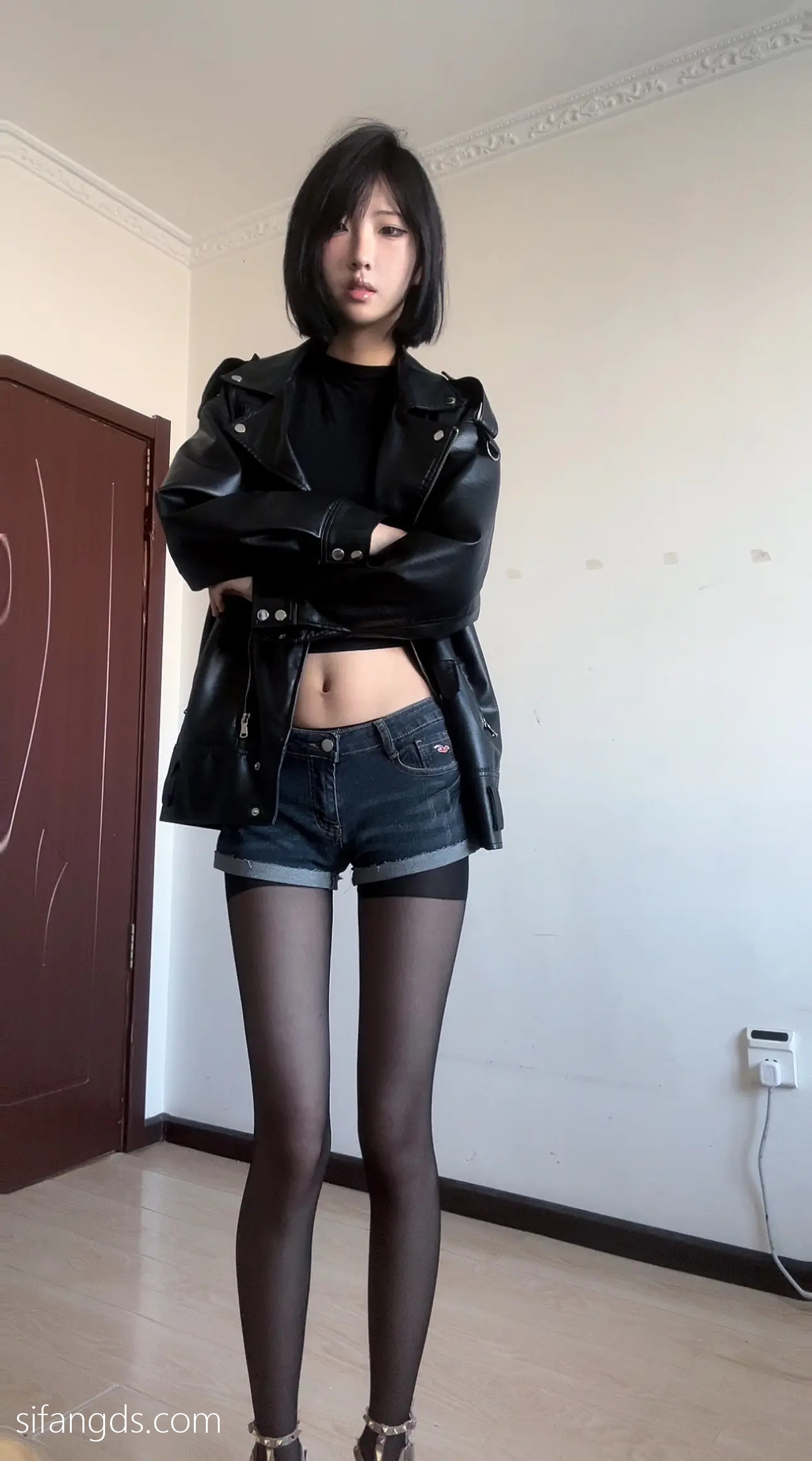 抖音40万粉网红@行简定制