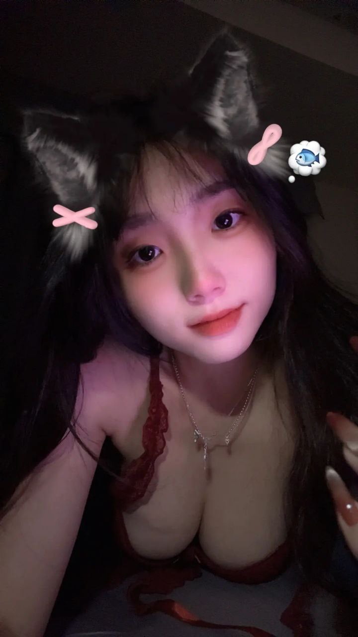 抖音极品颜值福利姬【宝贝77】大尺度私密照自拍