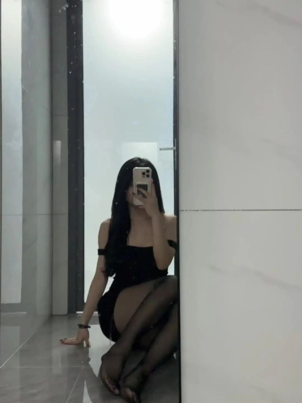 抖音极品颜值福利姬【宝贝77】大尺度私密照自拍