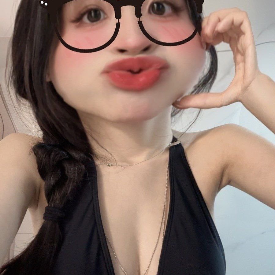 抖音极品颜值福利姬【宝贝77】大尺度私密照自拍