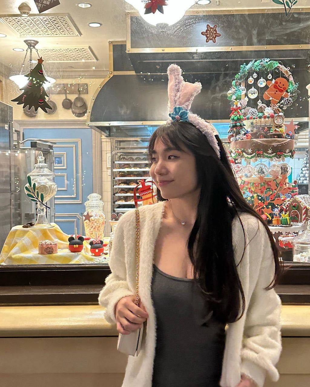 抖音极品颜值福利姬【宝贝77】大尺度私密照自拍