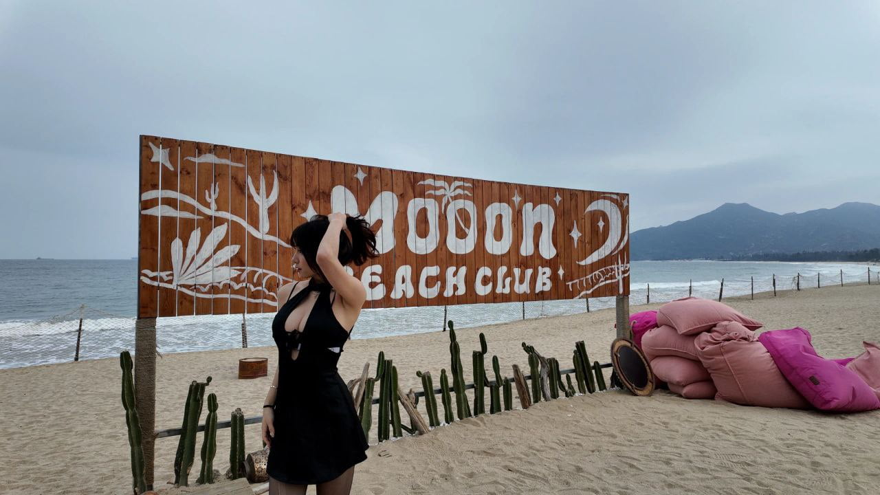 抖音极品颜值福利姬【宝贝77】大尺度私密照自拍