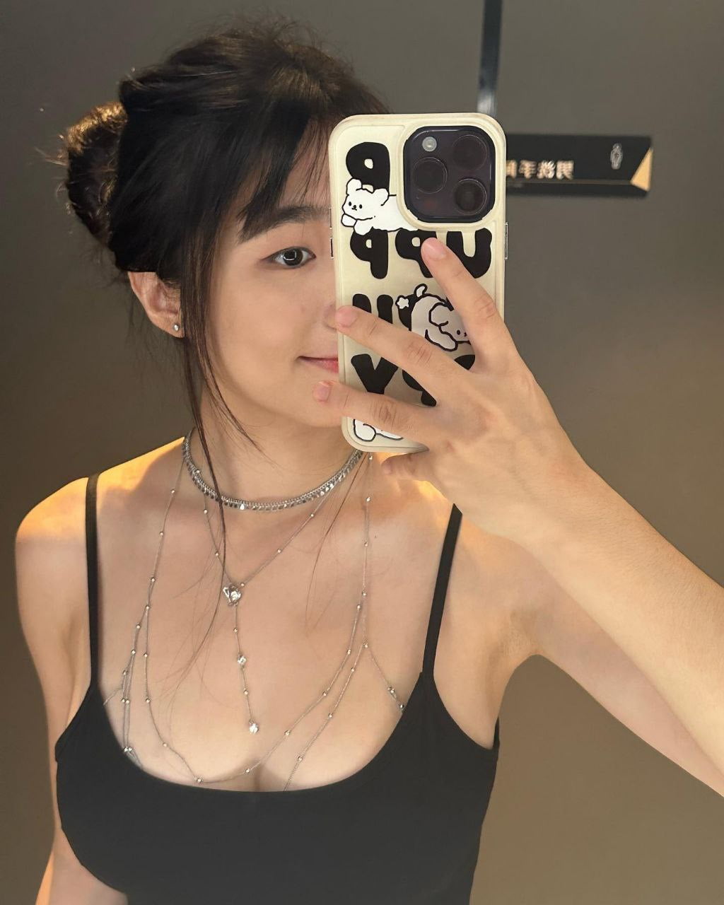 抖音极品颜值福利姬【宝贝77】大尺度私密照自拍