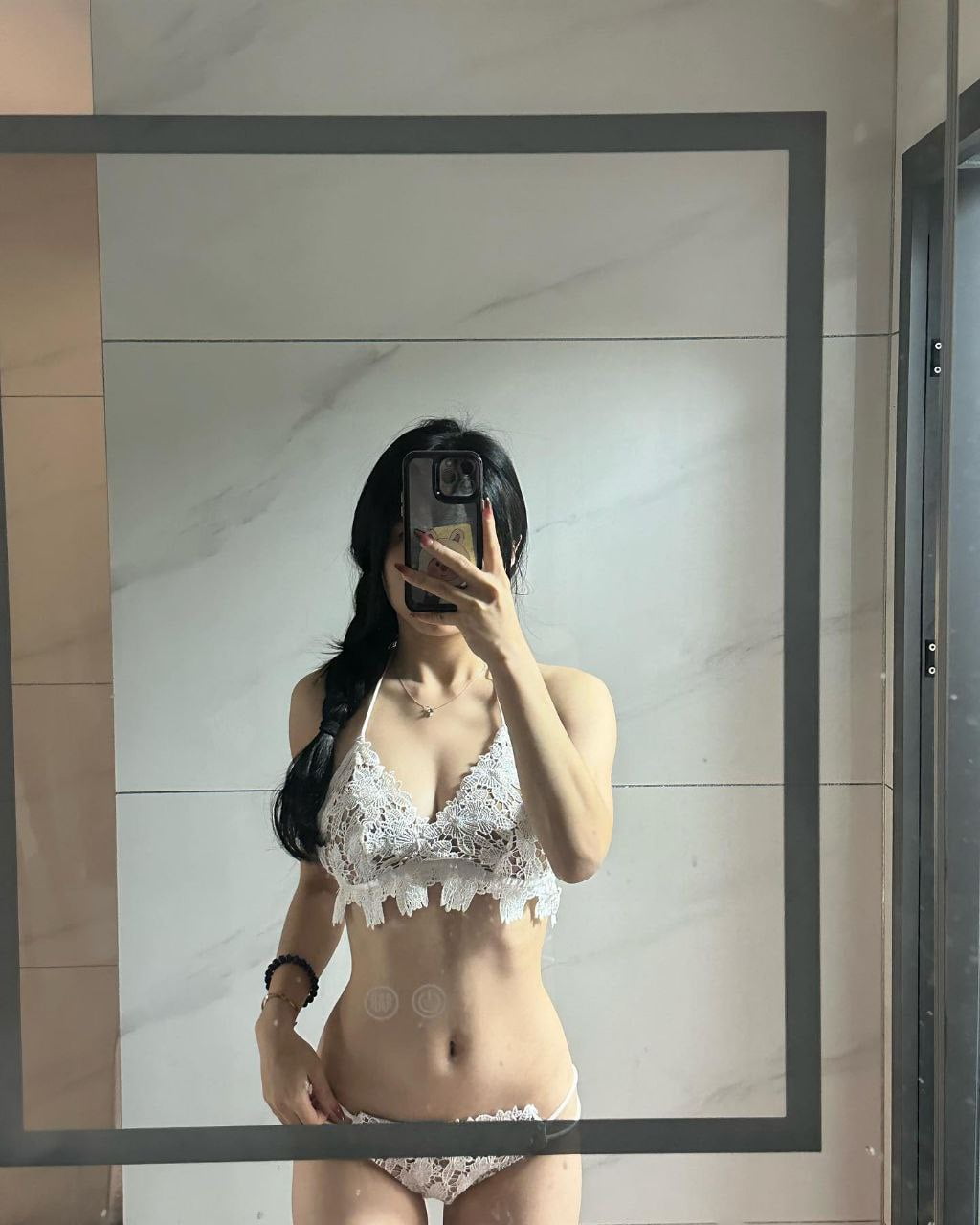 抖音极品颜值福利姬【宝贝77】大尺度私密照自拍