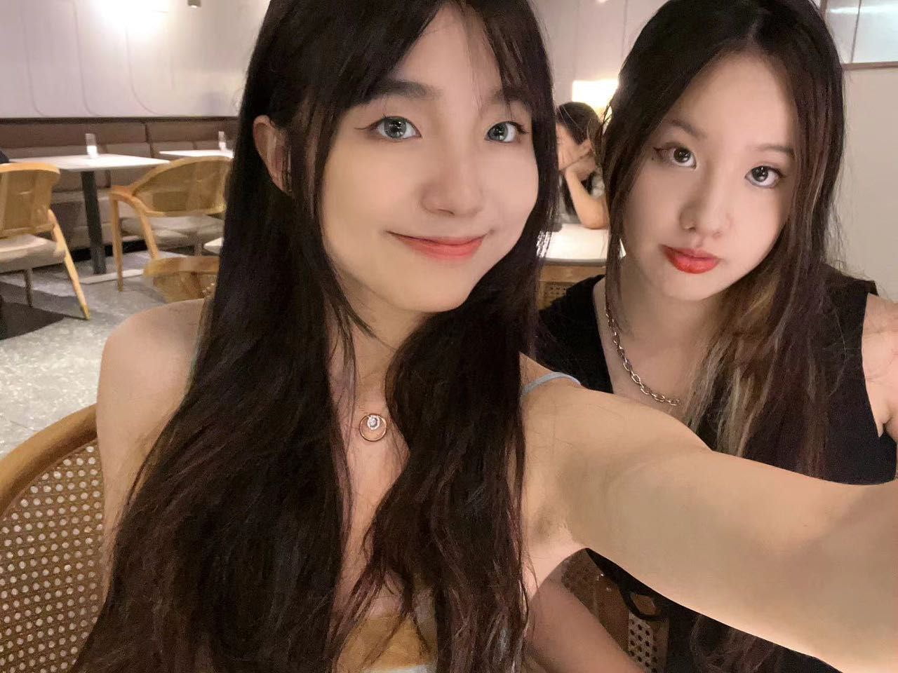 抖音极品颜值福利姬【宝贝77】大尺度私密照自拍