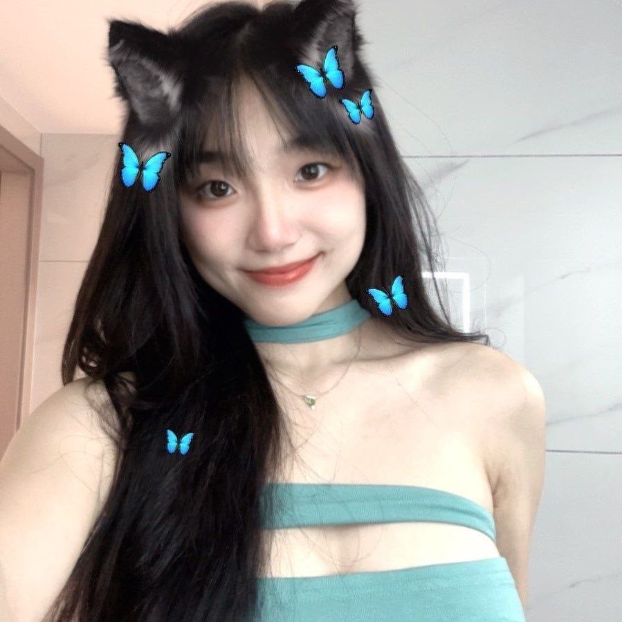 抖音极品颜值福利姬【宝贝77】大尺度私密照自拍