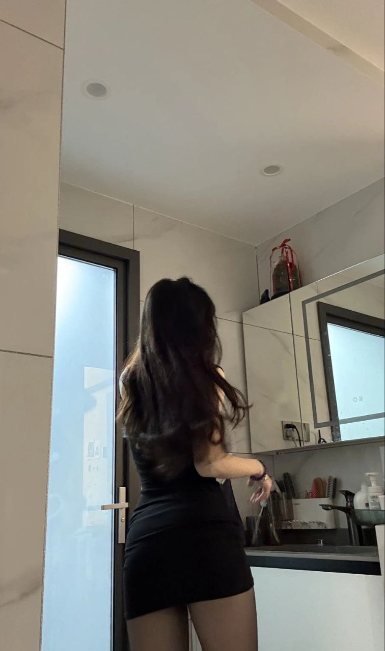 抖音极品颜值福利姬【宝贝77】大尺度私密照自拍