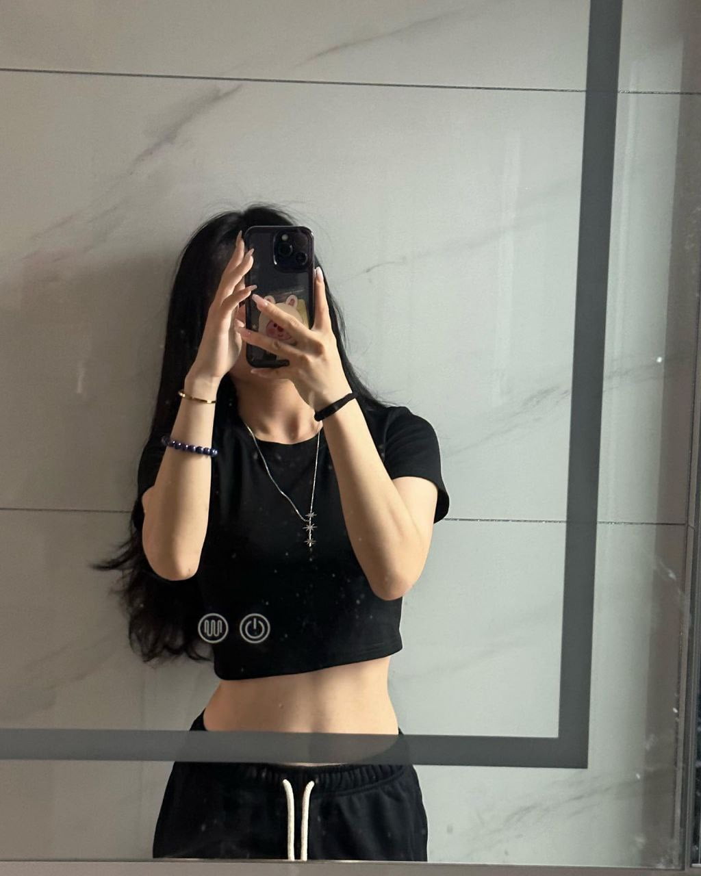 抖音极品颜值福利姬【宝贝77】大尺度私密照自拍