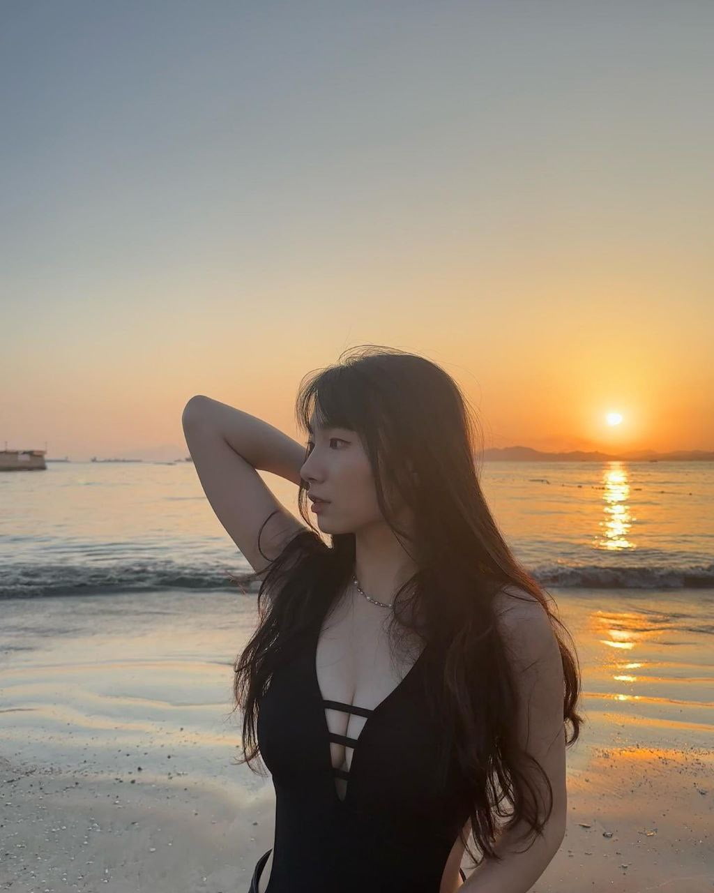 抖音极品颜值福利姬【宝贝77】大尺度私密照自拍