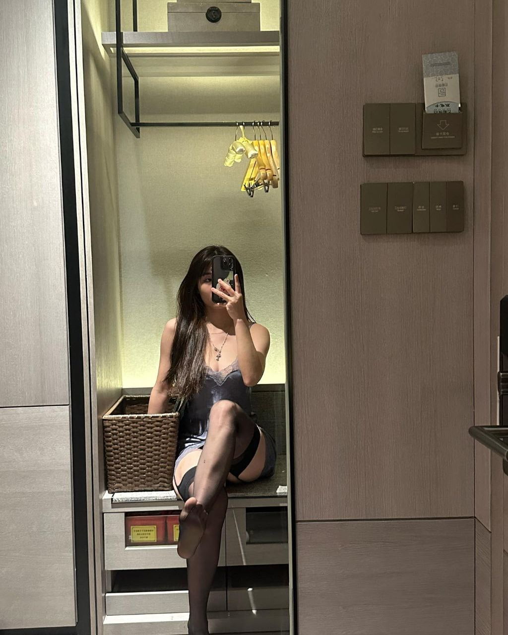 抖音极品颜值福利姬【宝贝77】大尺度私密照自拍