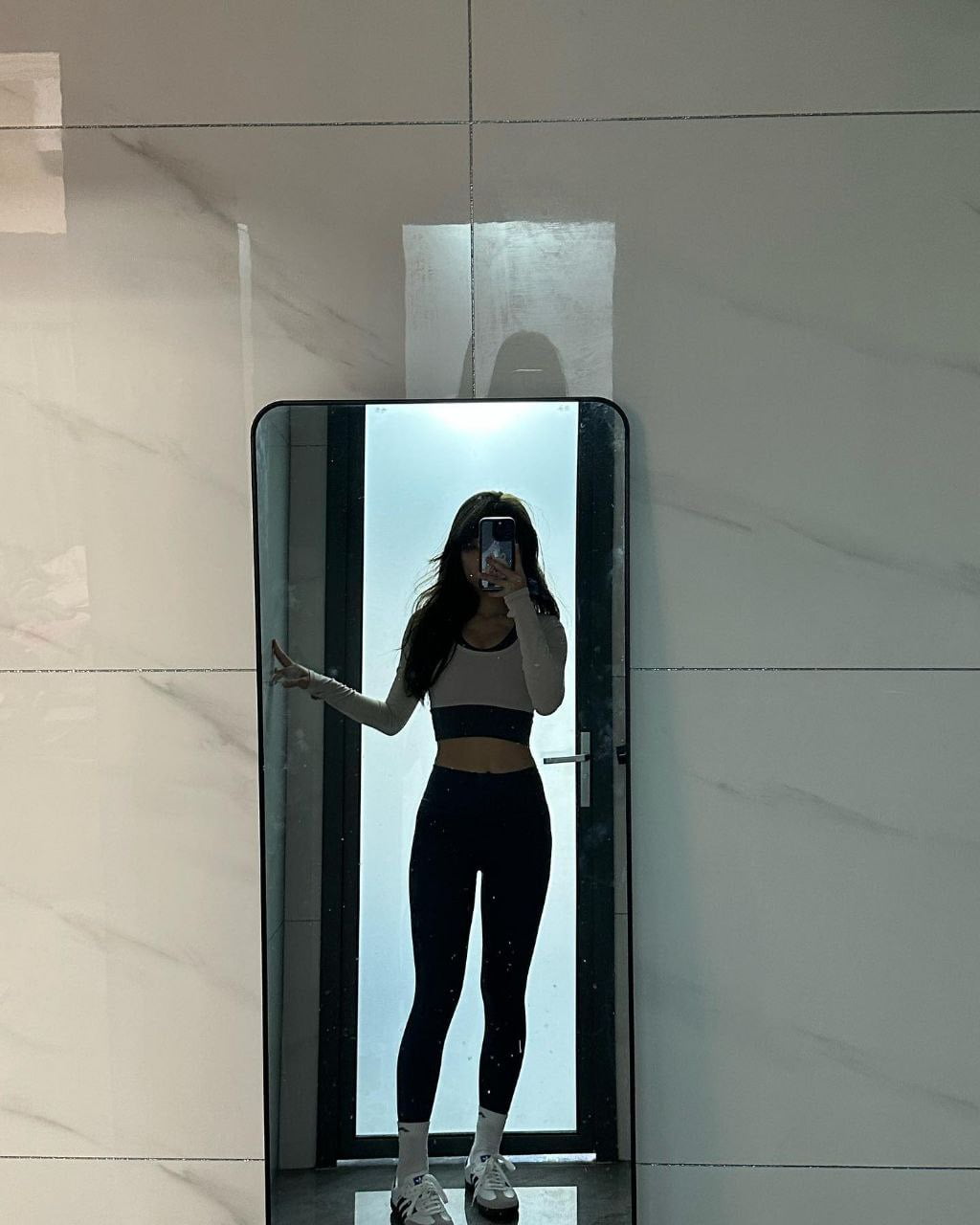 抖音极品颜值福利姬【宝贝77】大尺度私密照自拍