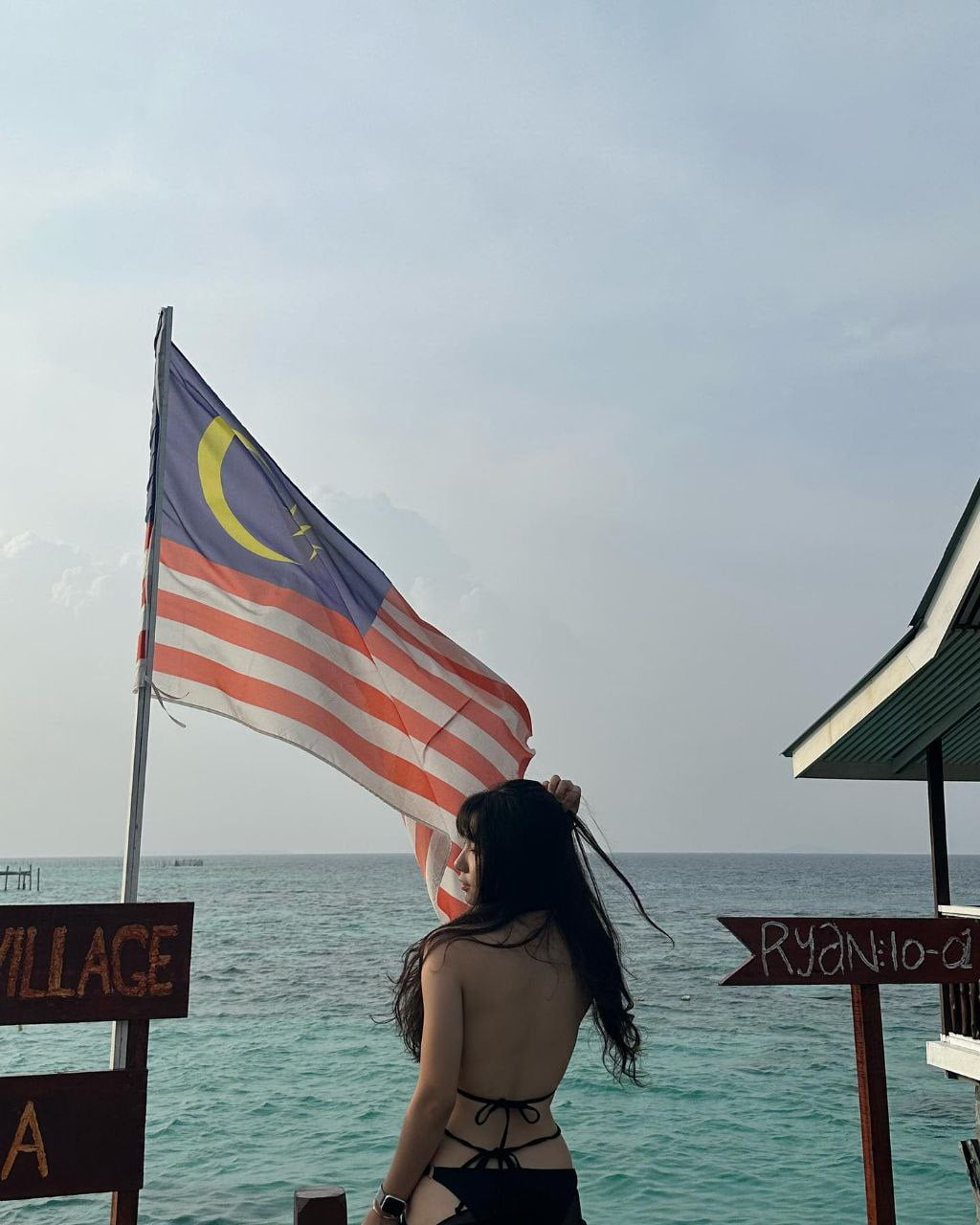 抖音极品颜值福利姬【宝贝77】大尺度私密照自拍