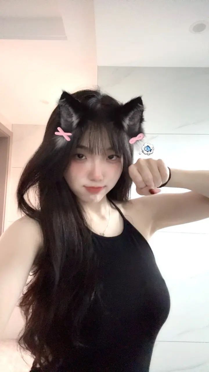 抖音极品颜值福利姬【宝贝77】大尺度私密照自拍