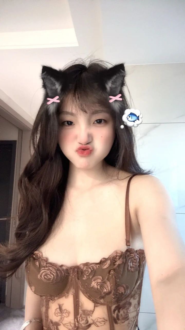 抖音极品颜值福利姬【宝贝77】大尺度私密照自拍