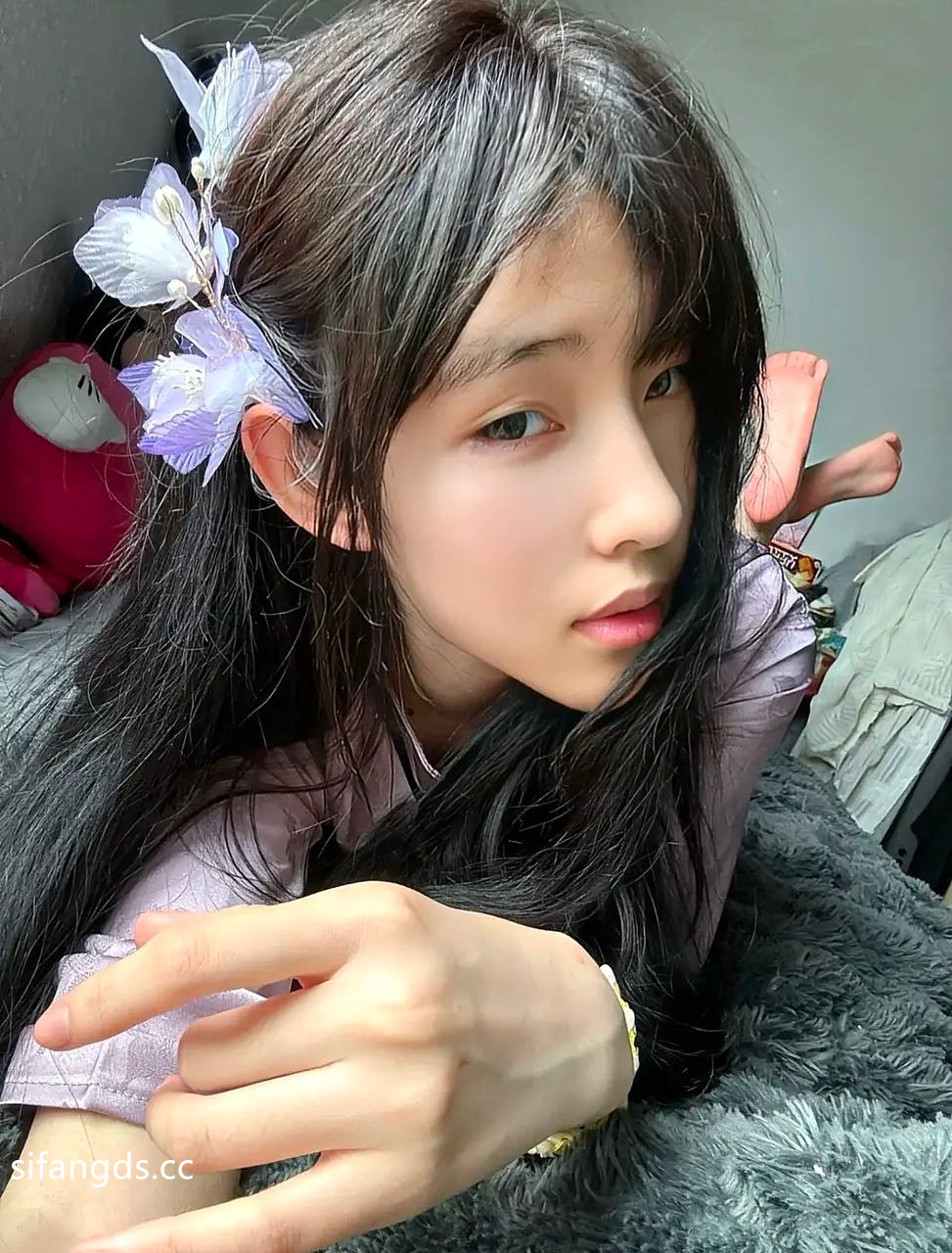 极品泄密流出抖音12万粉丝网红在校美女大学生【张人o】自慰性爱不雅自拍视频