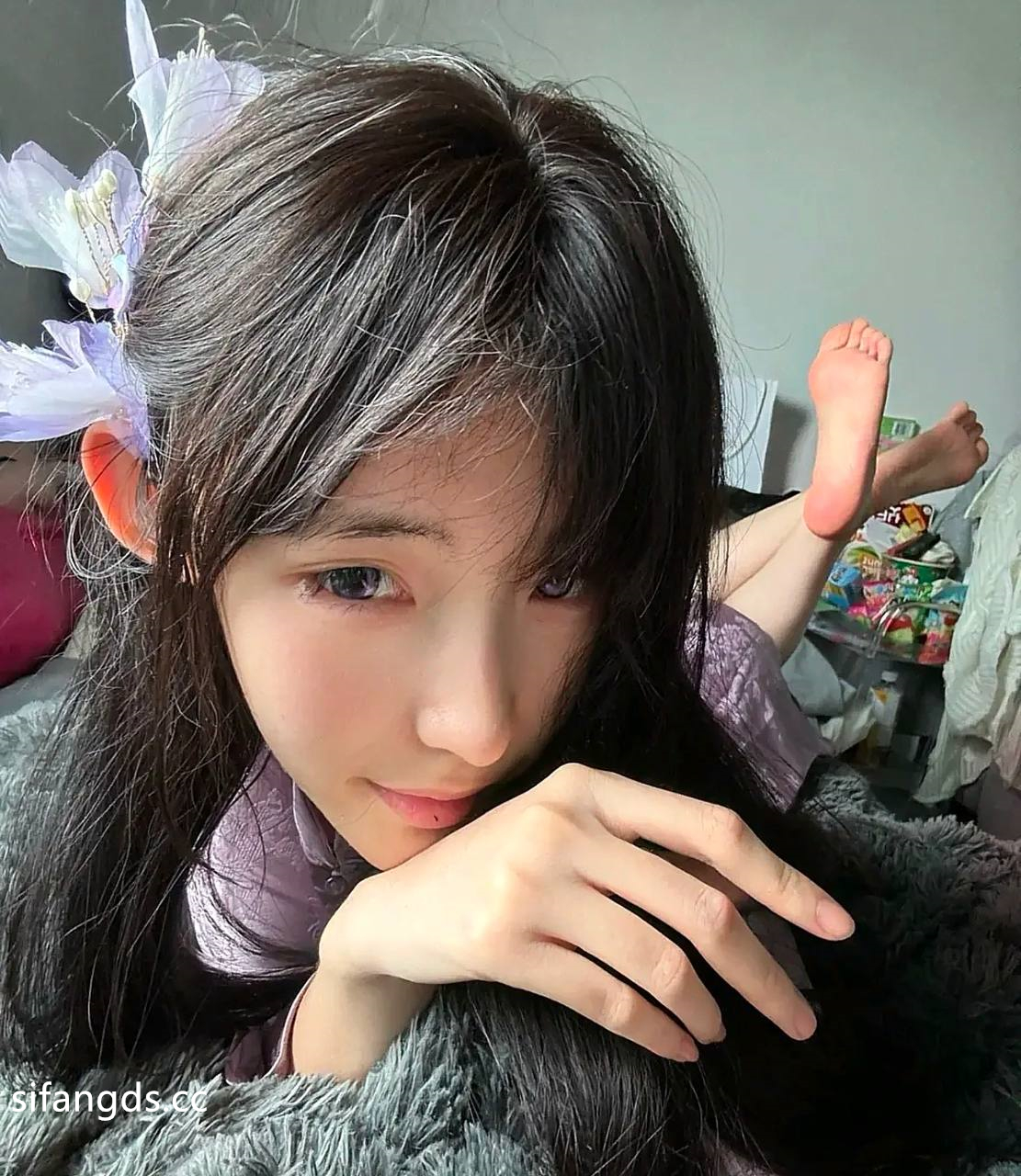 极品泄密流出抖音12万粉丝网红在校美女大学生【张人o】自慰性爱不雅自拍视频