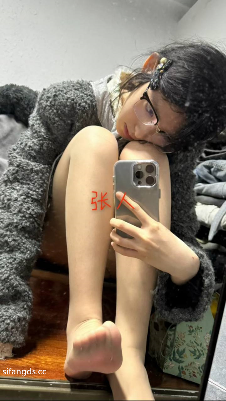 极品泄密流出抖音12万粉丝网红在校美女大学生【张人o】自慰性爱不雅自拍视频