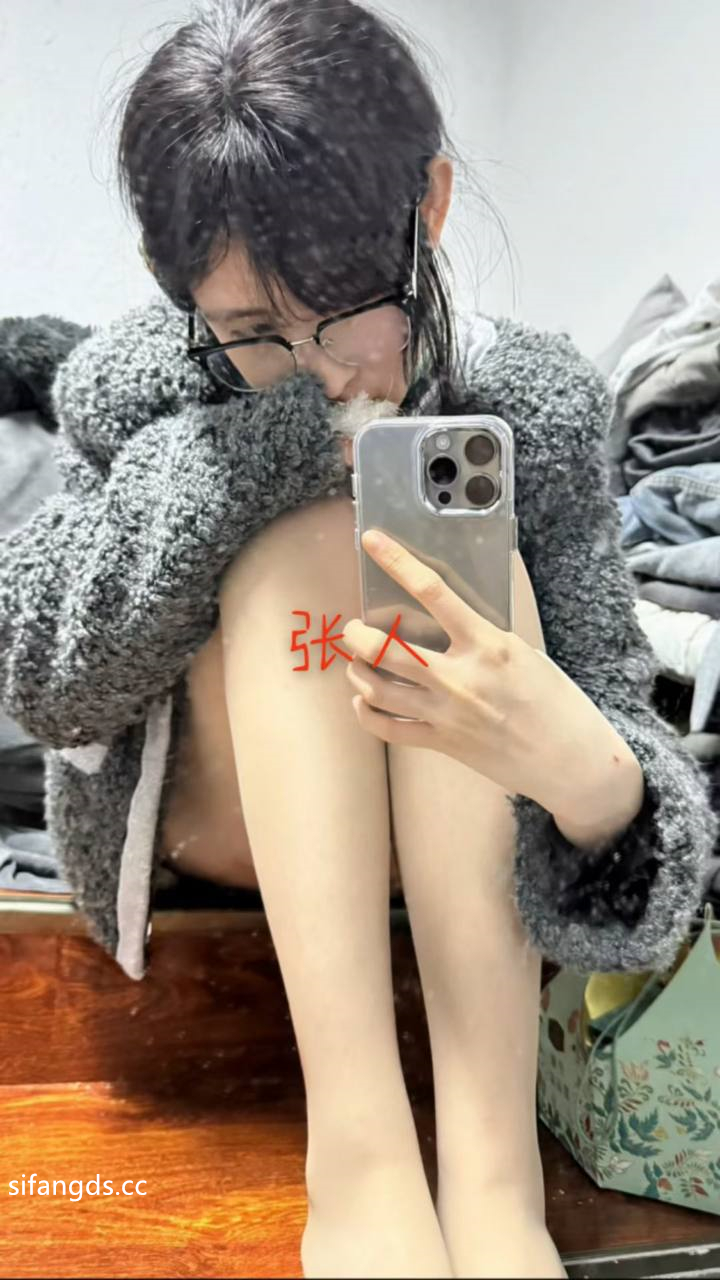 极品泄密流出抖音12万粉丝网红在校美女大学生【张人o】自慰性爱不雅自拍视频