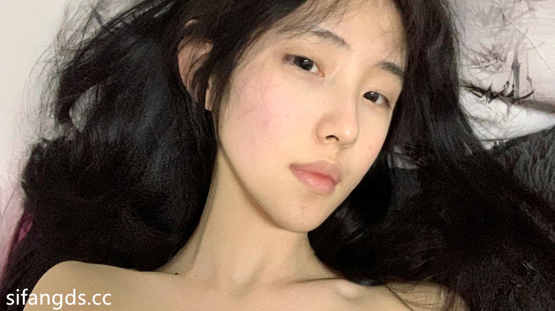 极品泄密流出抖音12万粉丝网红在校美女大学生【张人o】自慰性爱不雅自拍视频