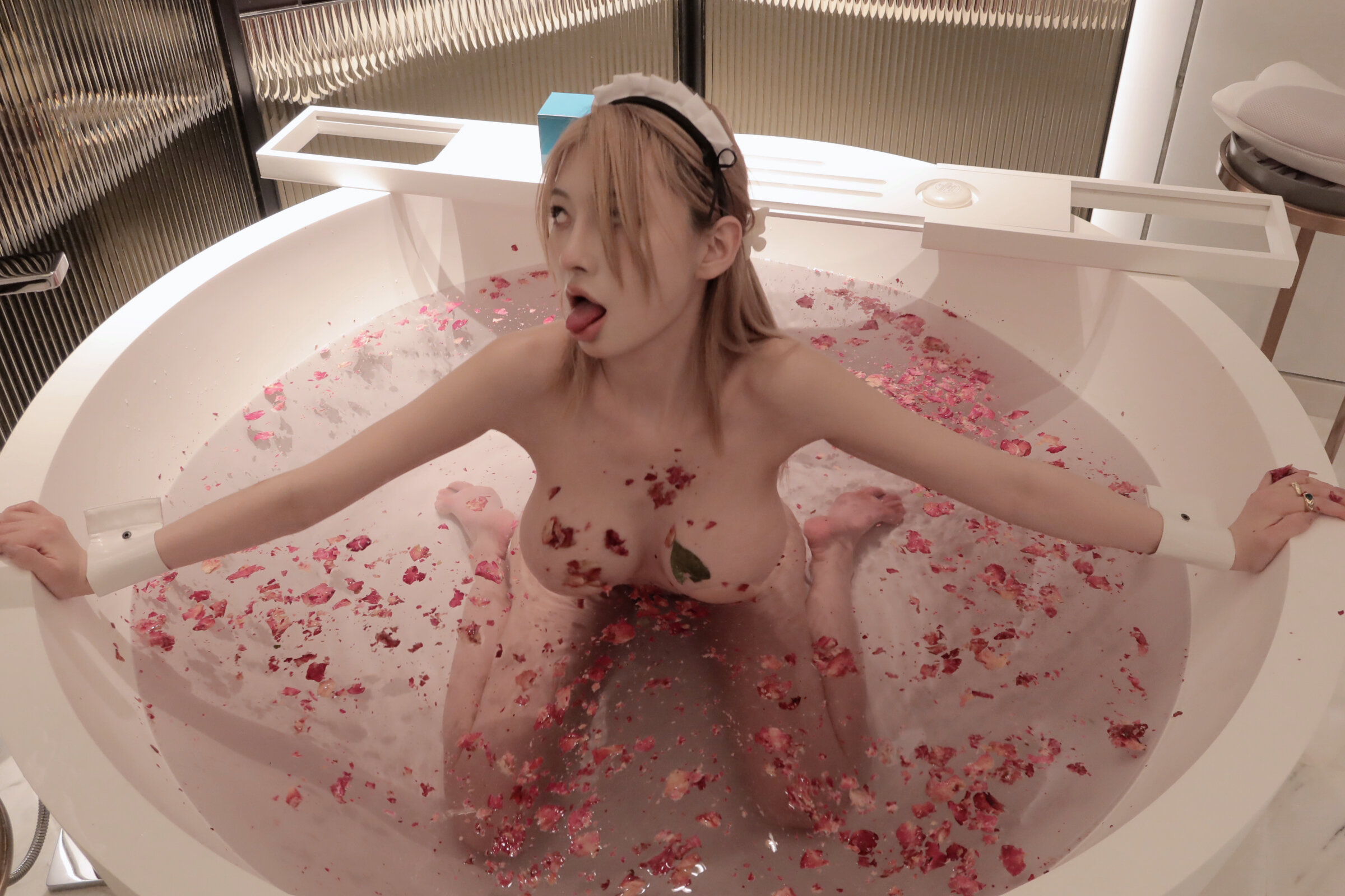 脸红Dearie_ 微密圈红酒美人
