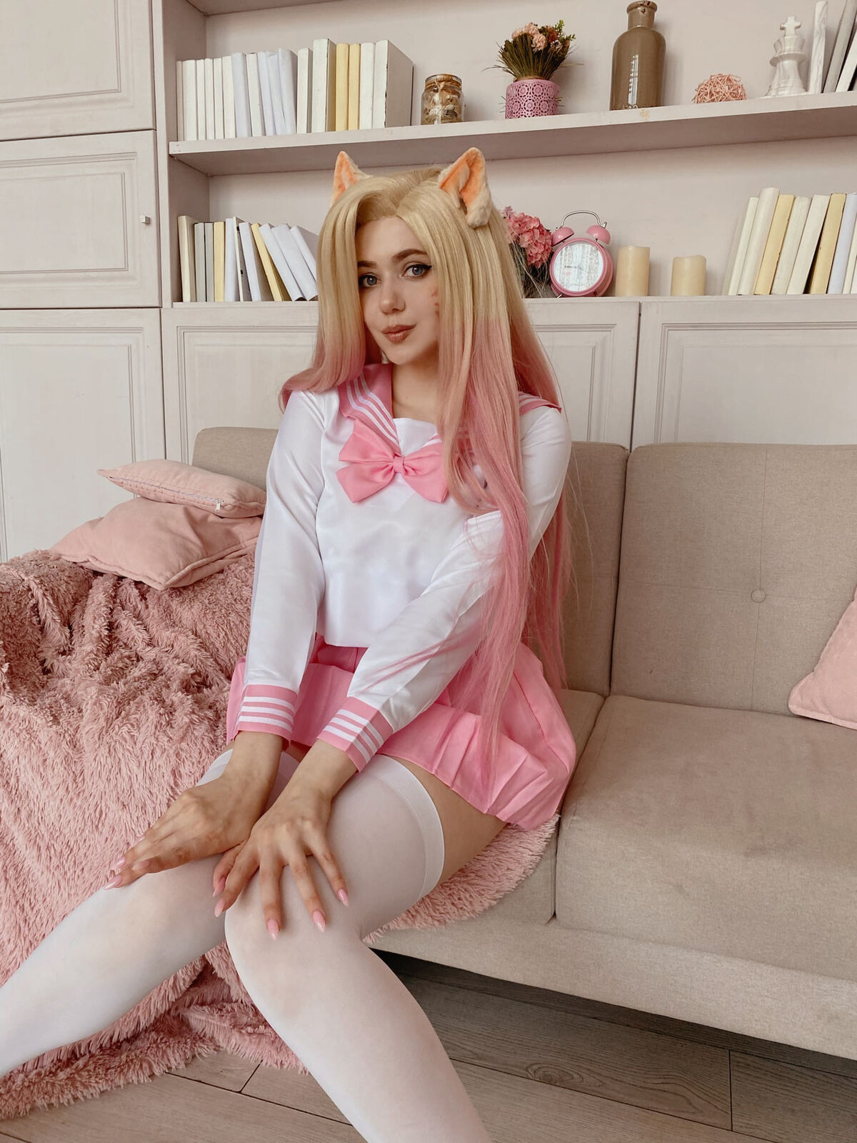 Coser@Alina Becker - Ahri Schoolgirl Part02