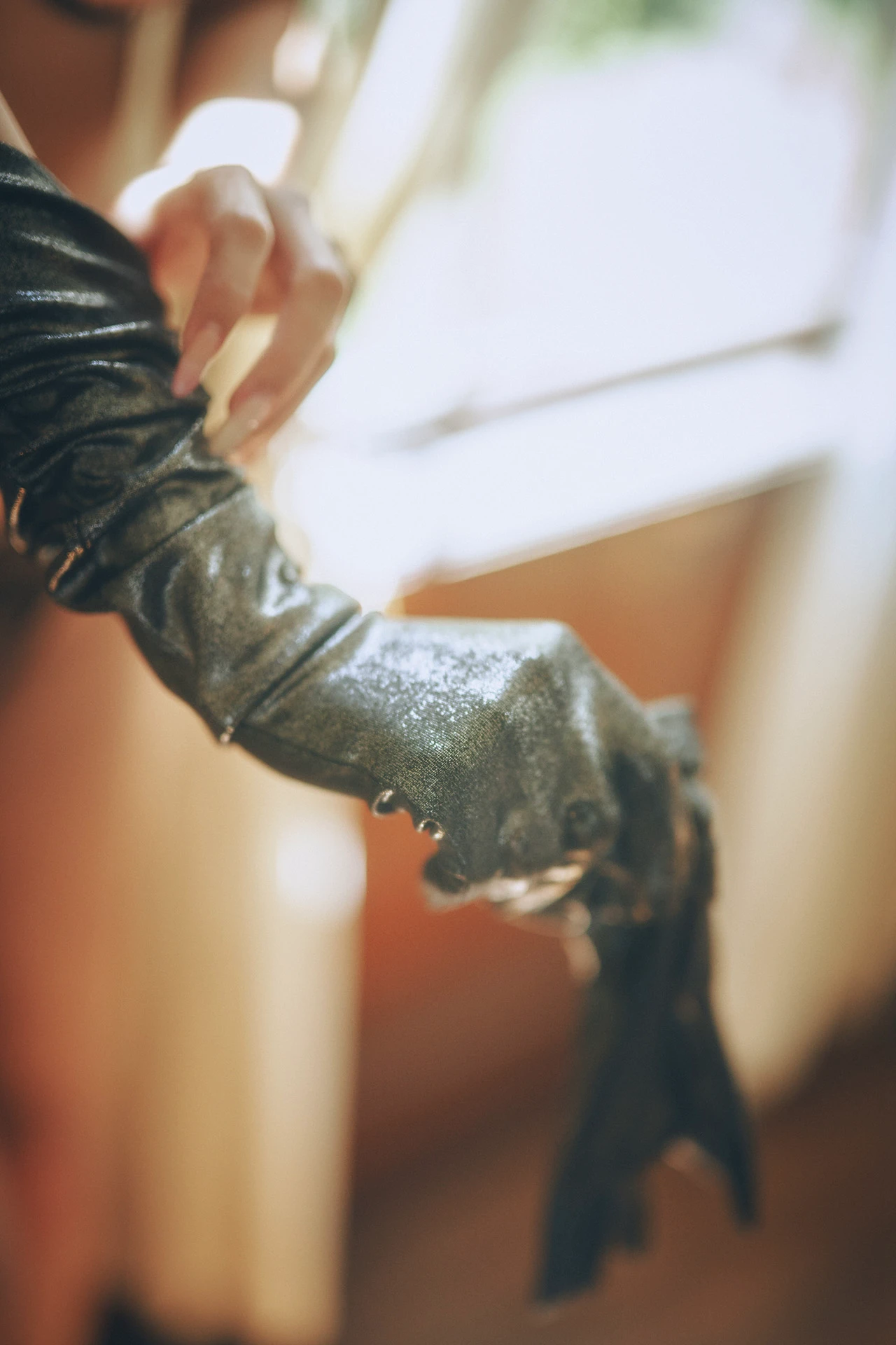 Mayuki Ito 伊藤舞雪, デジタル写真集 「Dark Angel」 Set.01