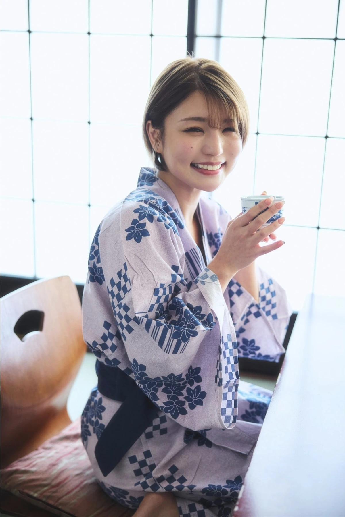 ENA エナ, SPA! デジタル写真集 元保健室の先生が放つ強烈な色気 Set.01