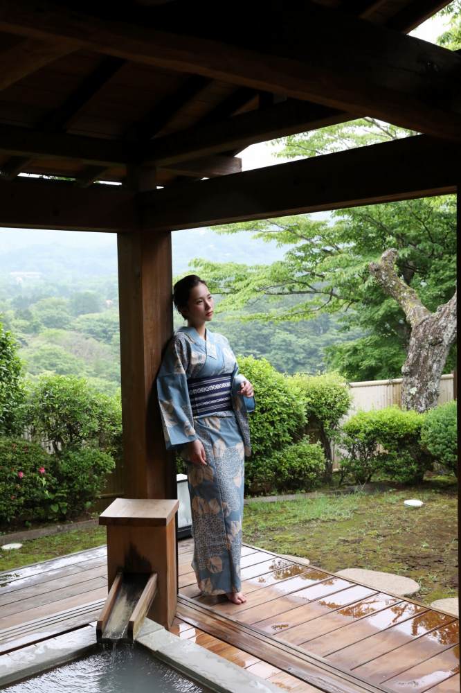 街山みほ 美乳ヘアヌード＆水着グラビア画像！