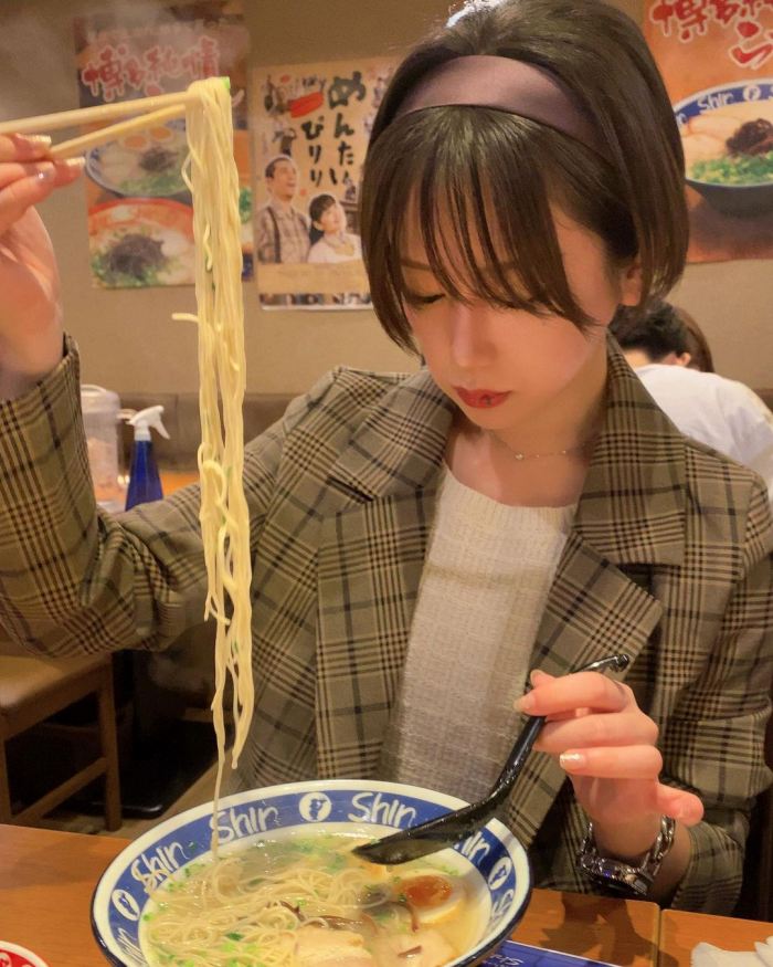 あらた唯 スタイル抜群の水着グラビア画像！