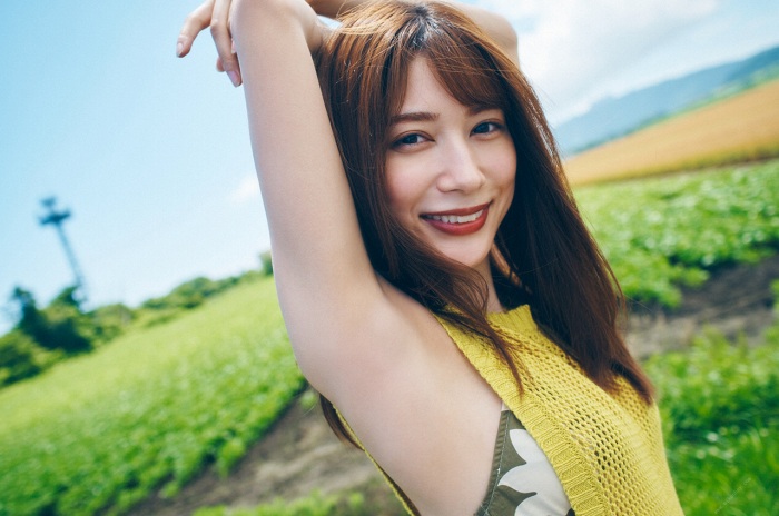 雪平莉左 グラマラス美女の水着グラビア画像！