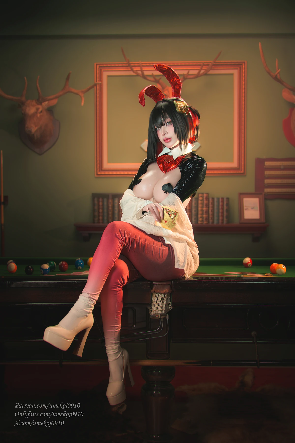 Cosplay Umeko.J – Rouge Unluckky Rabbit NIKKE