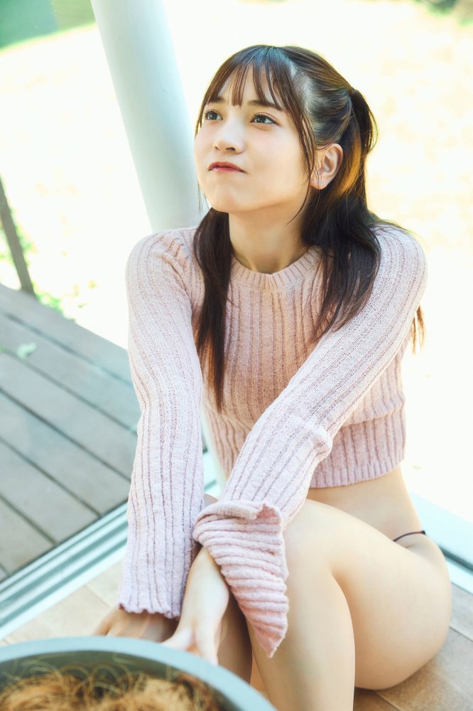 黒嵜菜々子 ふわふわボインの水着グラビア画像！