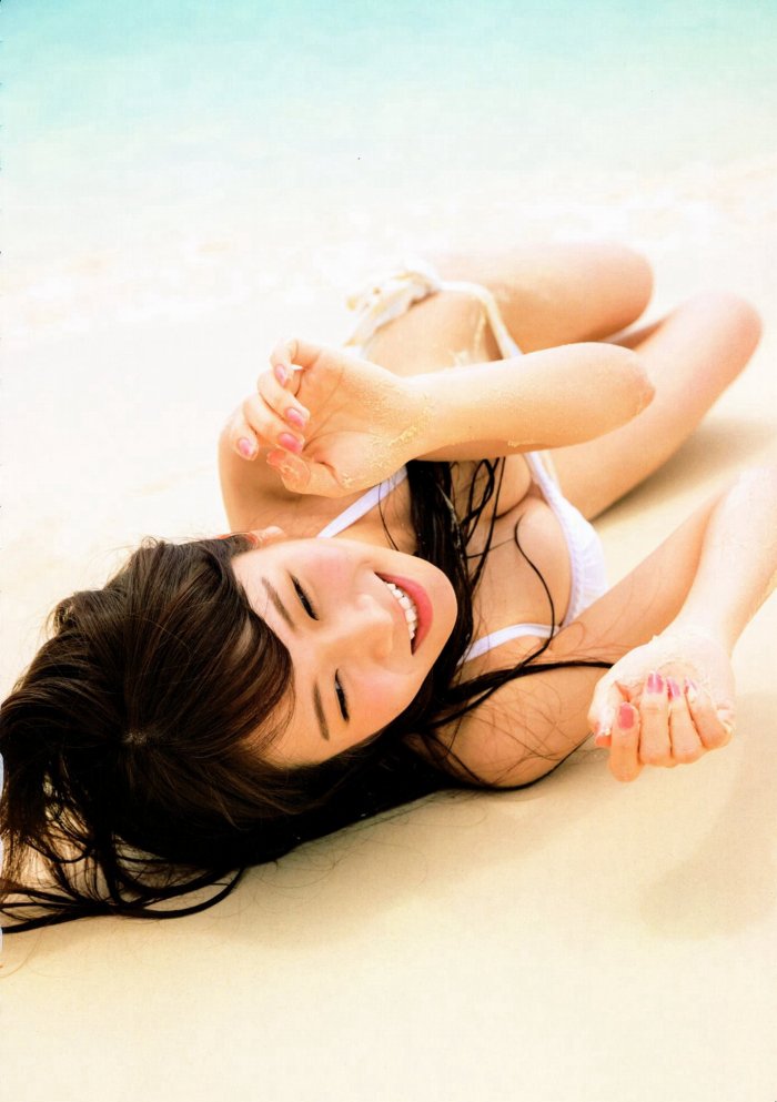 秋元真夏 激かわな水着・ランジェリー画像！