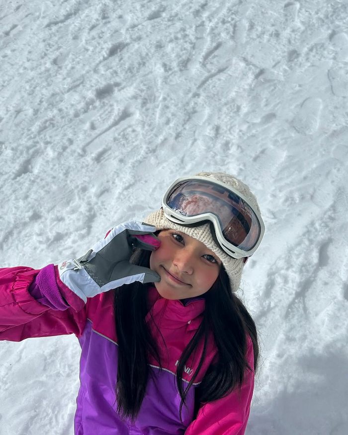 虹咲カリナ けっこう巨乳な水着グラビア画像！