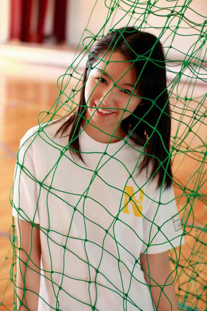 小池里奈 美尻でキュートな水着グラビア画像！