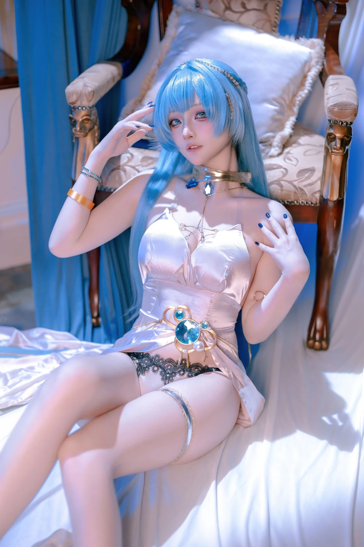 Cosplay 屿鱼 – 胜利女神 妮姬 海伦 礼服