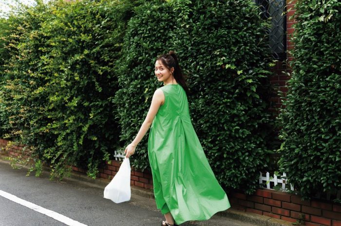 金川紗耶 美脚でスタイルが凄いグラビア画像！