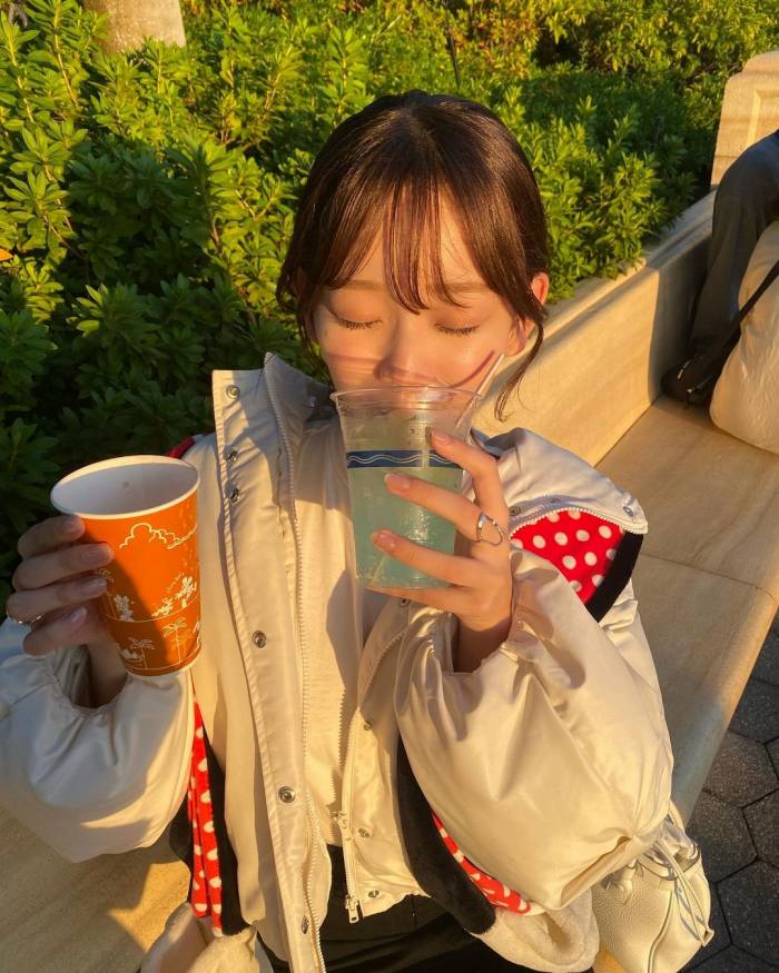 青戸しの Fカップボインな水着グラビア画像！