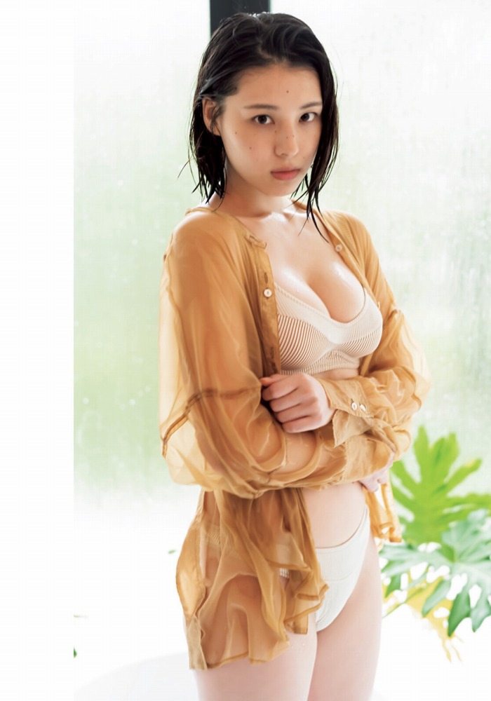 相楽伊織 けっこうボインな水着グラビア画像！