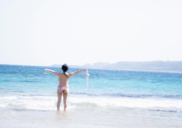 天木じゅん 爆裂Iカップの水着グラビア画像！